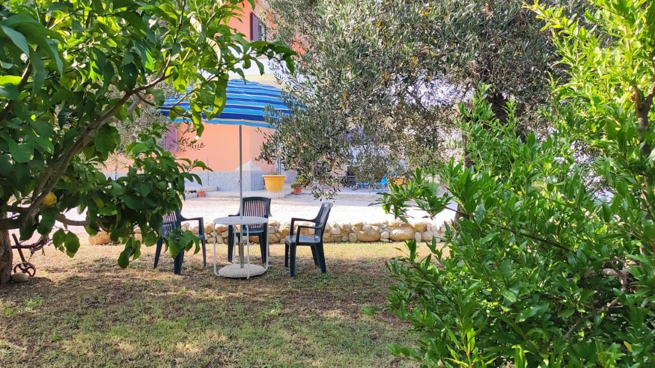 B&B I Tre Ulivi Morro dʼOro Εξωτερικό φωτογραφία