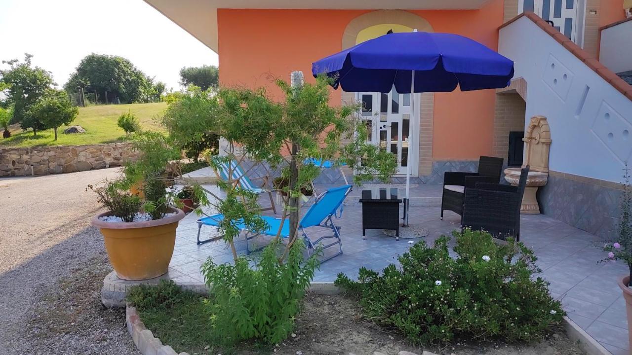 B&B I Tre Ulivi Morro dʼOro Εξωτερικό φωτογραφία